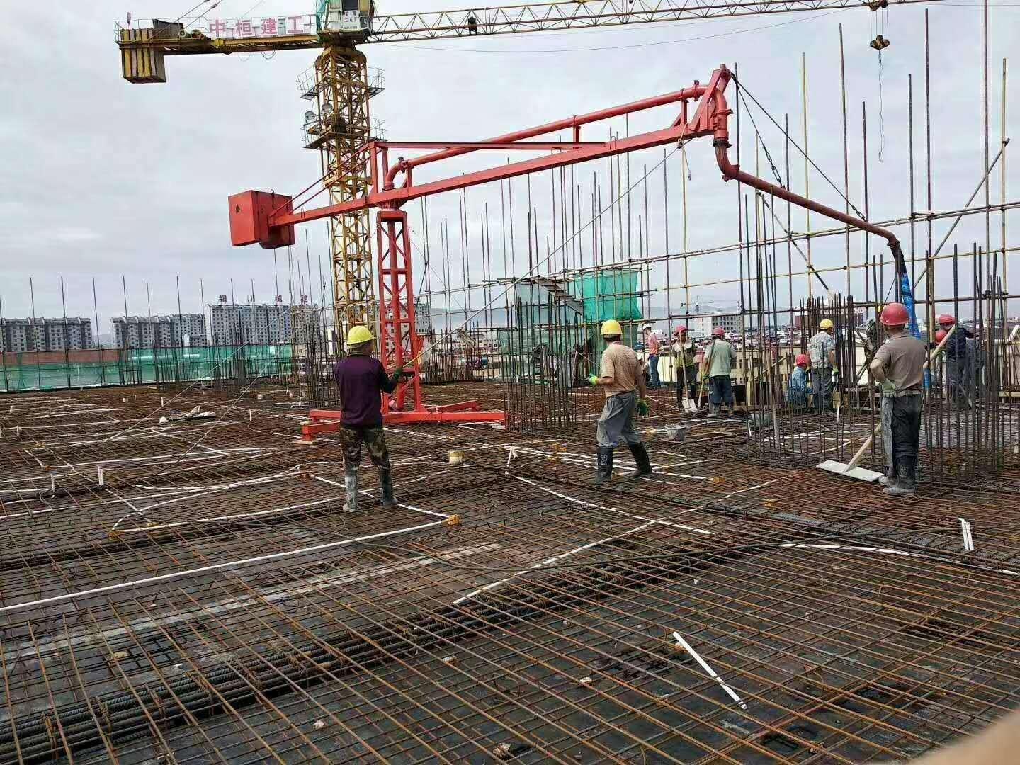 手動布料機.jpg 手動布料機.jpg