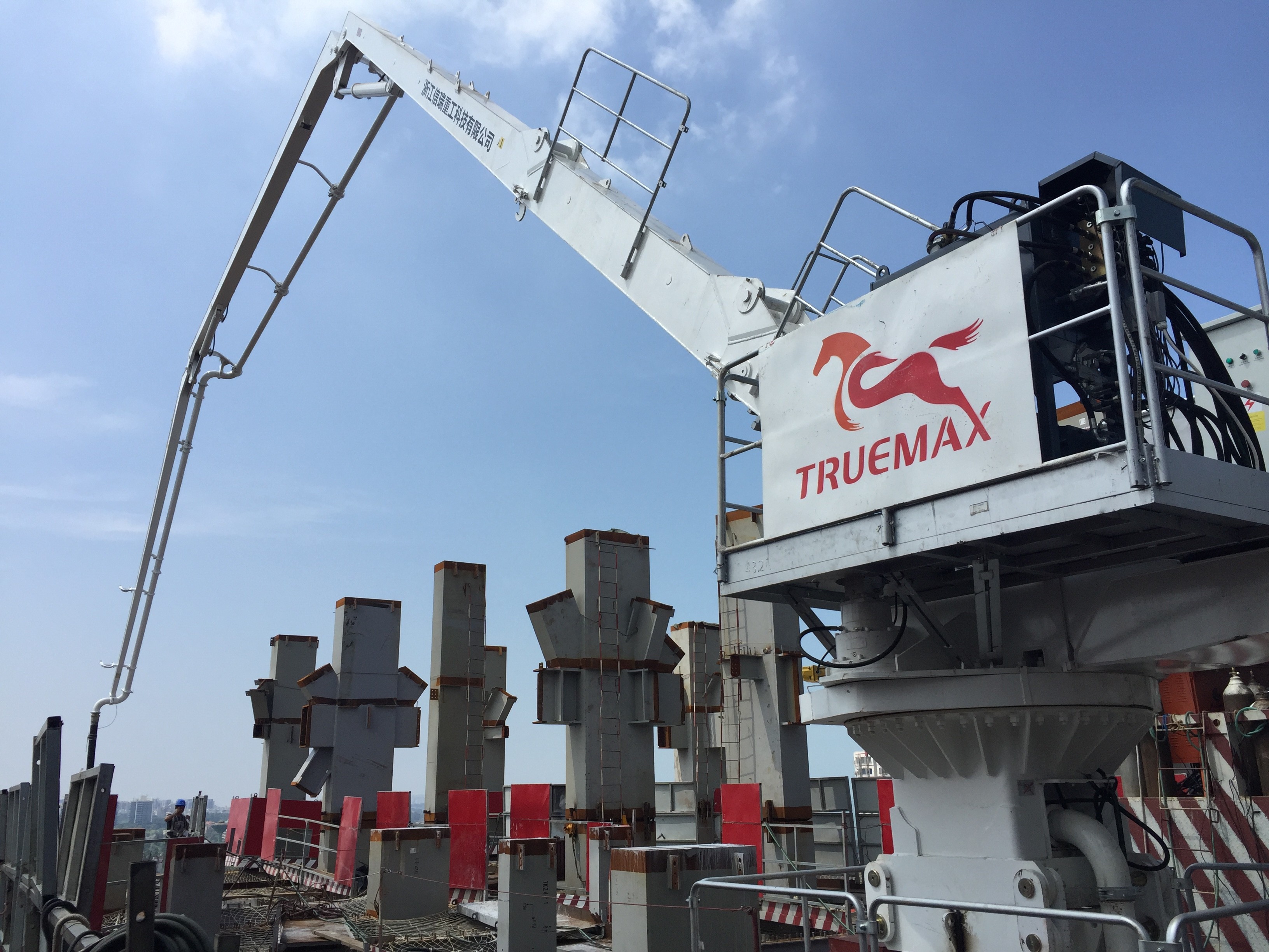 液壓布料機.jpg 液壓布料機.jpg