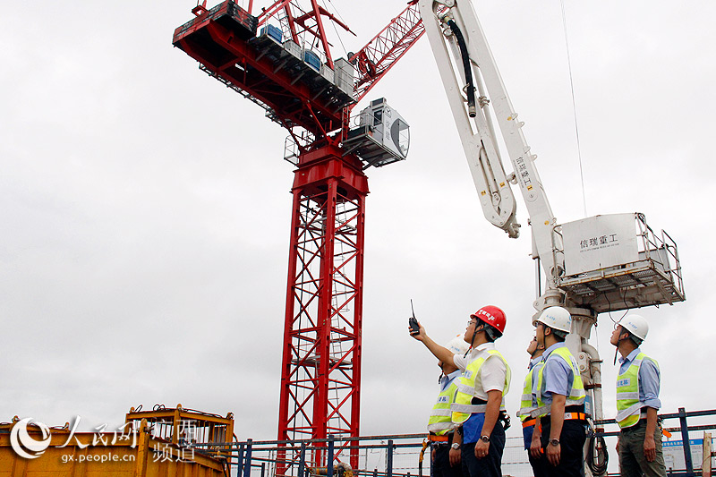 液壓施工布料機(jī) 液壓施工布料機(jī)