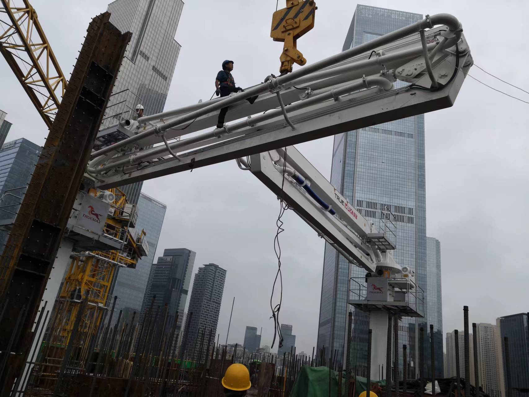 28米內(nèi)爬布料機 28米內(nèi)爬布料機