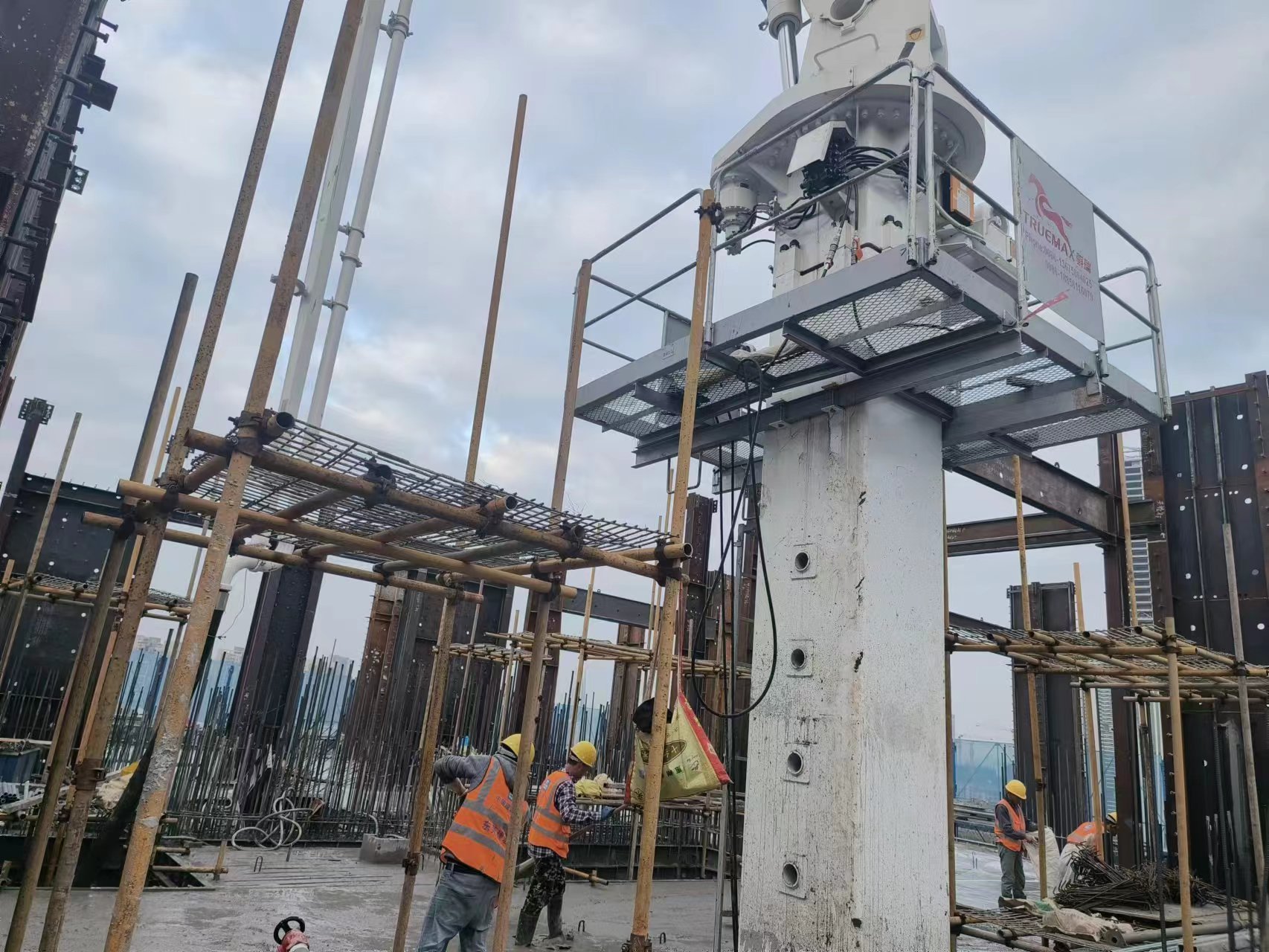 混凝土布料機安裝 混凝土布料機安裝